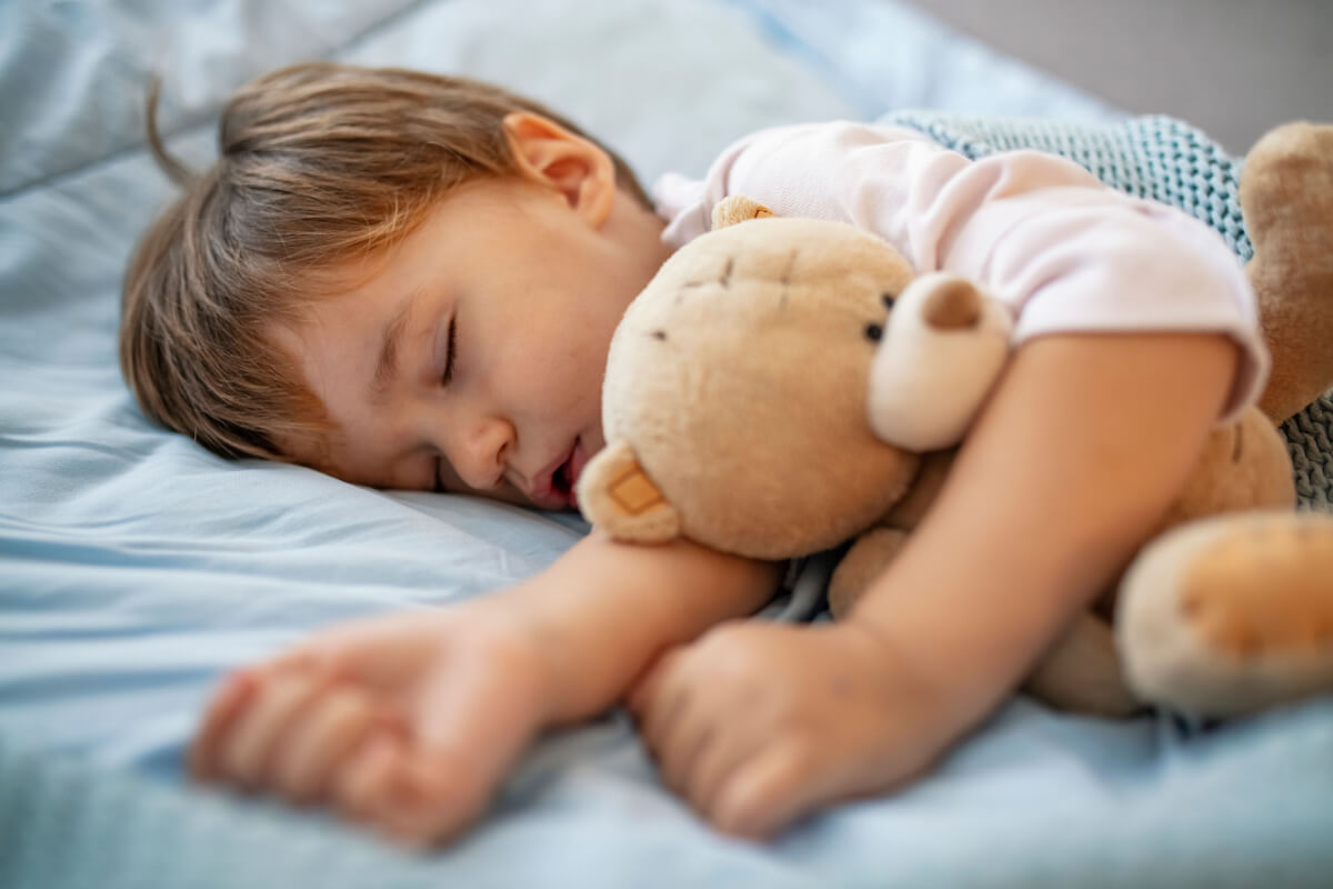 よく寝る子供
